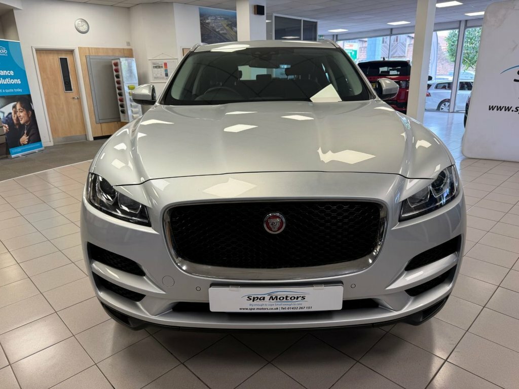 Jaguar F-Pace 2L Prestige Silver #2