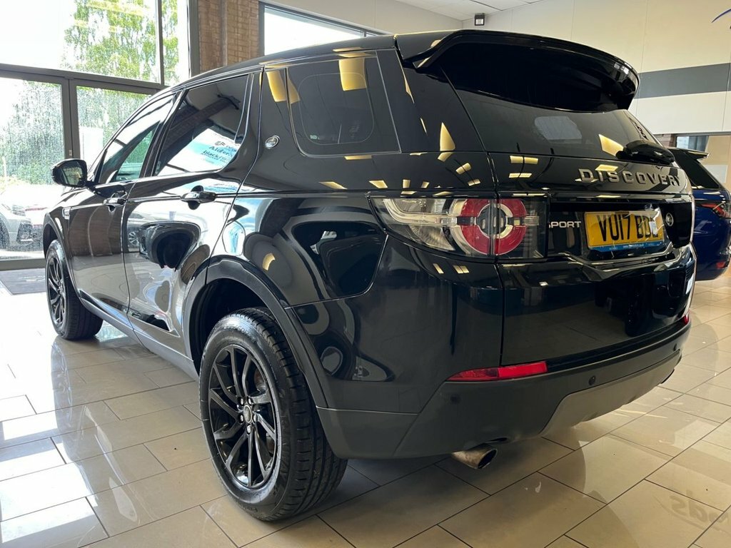 Land Rover Discovery Sport 2L Se Tech Black #5