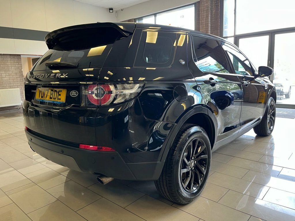 Land Rover Discovery Sport 2L Se Tech Black #6