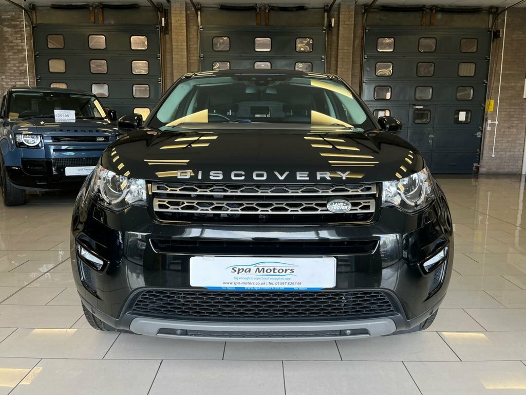 Land Rover Discovery Sport 2L Se Tech Black #2
