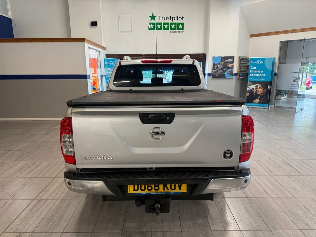 Nissan Navara 2.3L Tekna Silver #4