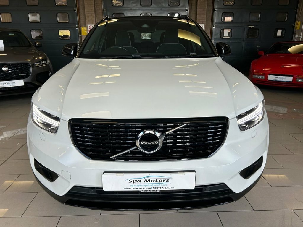 Volvo XC40 2L R-design Pro DP19ORA White #2