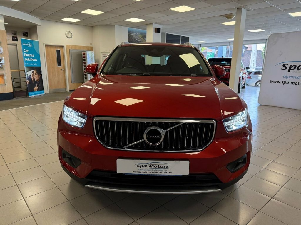 Volvo XC40 2L Inscription Pro LL70UZY Red #2
