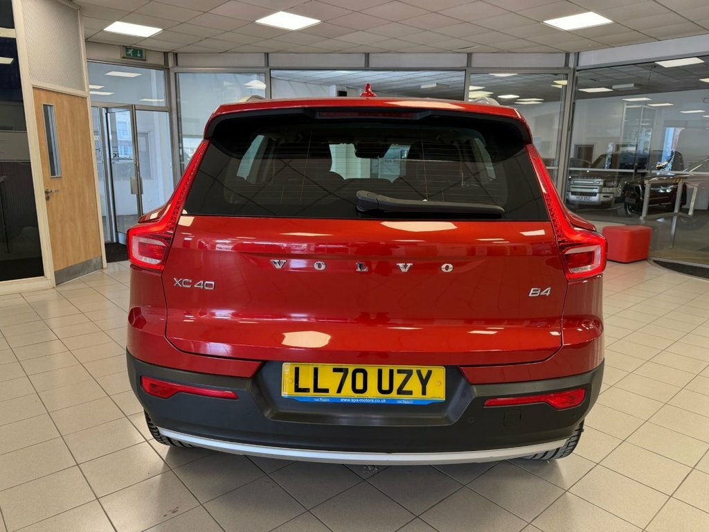 Volvo XC40 2L Inscription Pro LL70UZY Red #5