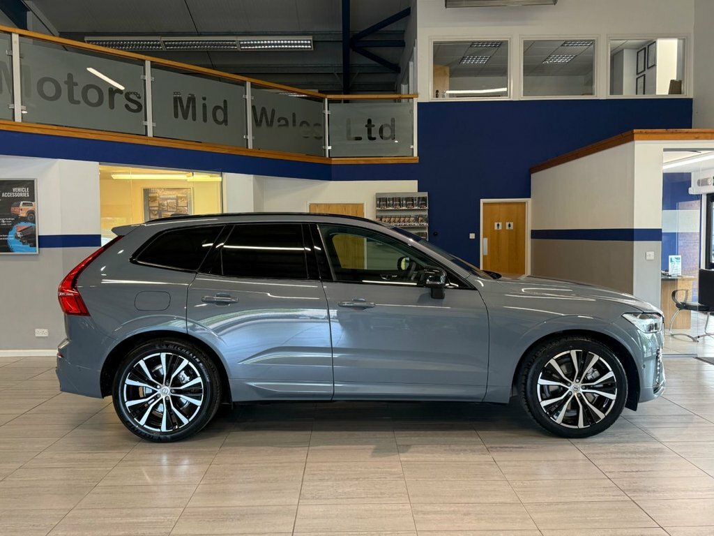 Volvo XC60 2L Ultimate Dark Grey #2