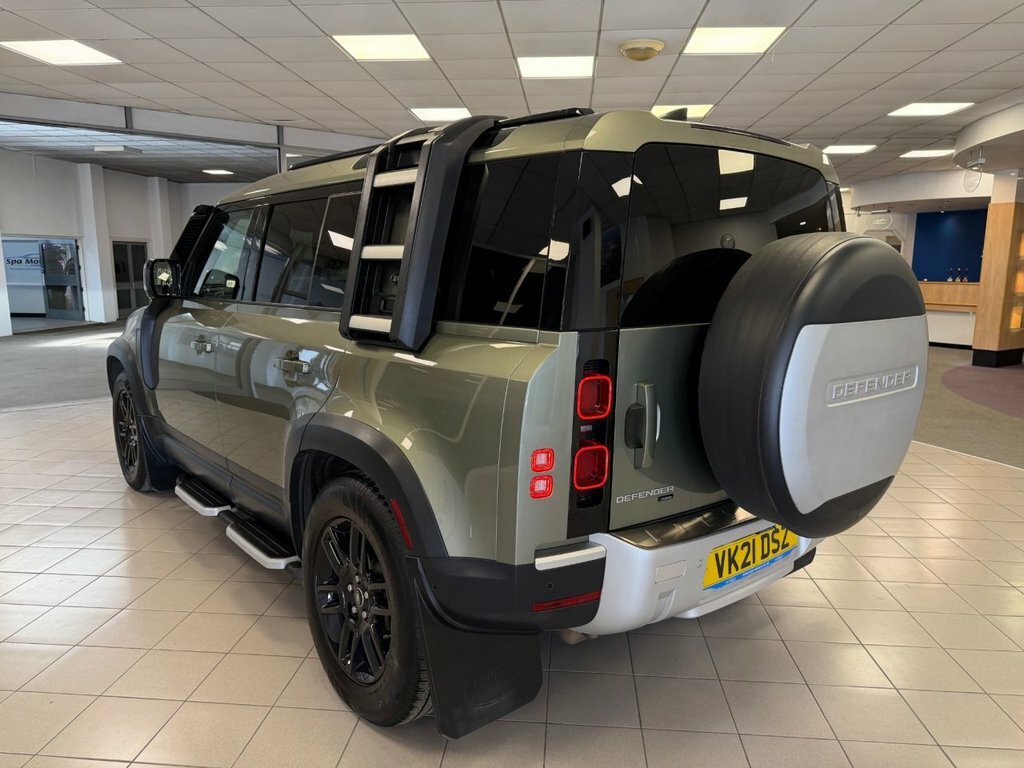 Land Rover Defender 3L Se Green #4