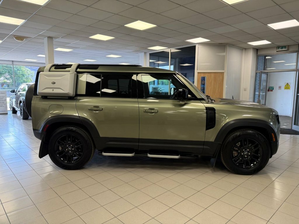 Land Rover Defender 3L Se Green #6