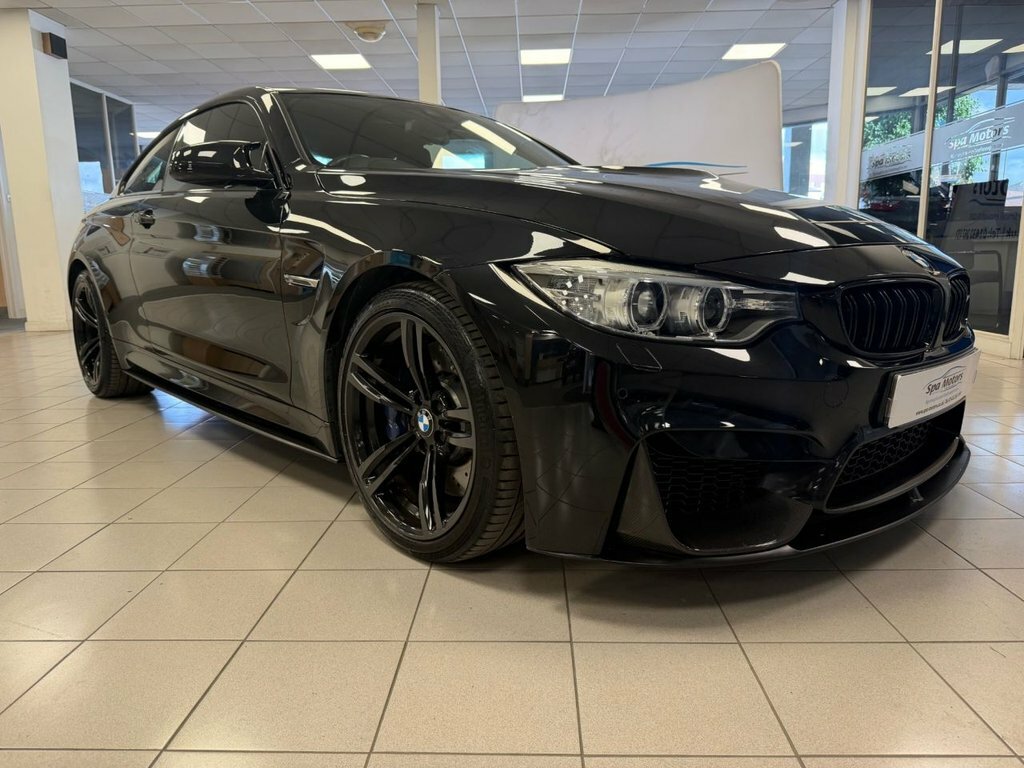 BMW M4 3L Null Black