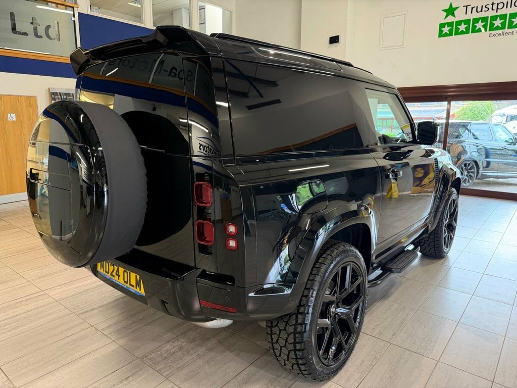 Land Rover Defender 3L Null Black #5