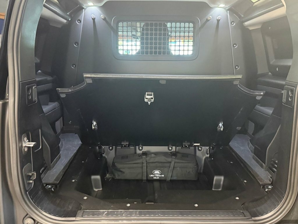 Land Rover Defender 3.0 D300 X-dynamic Hse Black #17