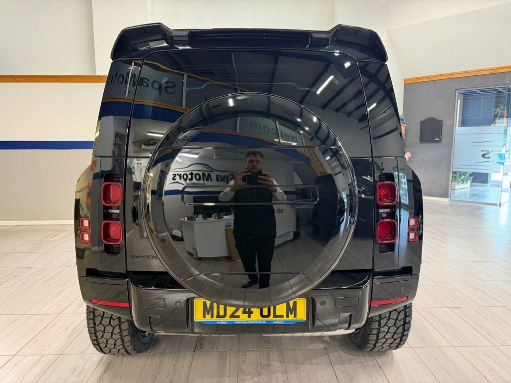 Land Rover Defender 3L Null Black #4