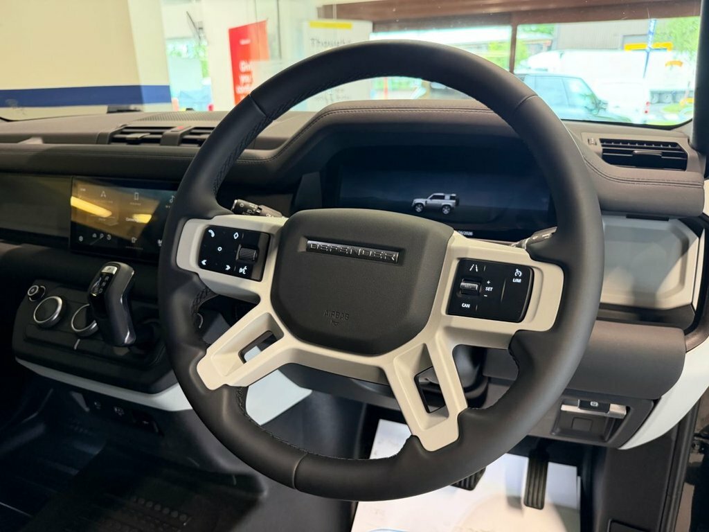 Land Rover Defender 3.0 D300 X-dynamic Hse Black #9