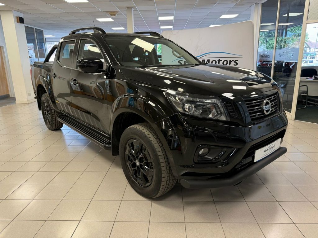 Nissan Navara 2.3L N-guard Black
