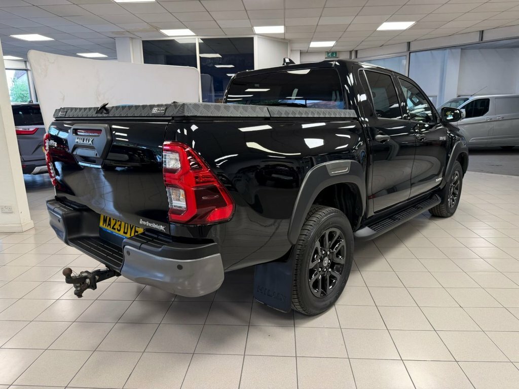Toyota HILUX 2.8L Invincible X Black #6