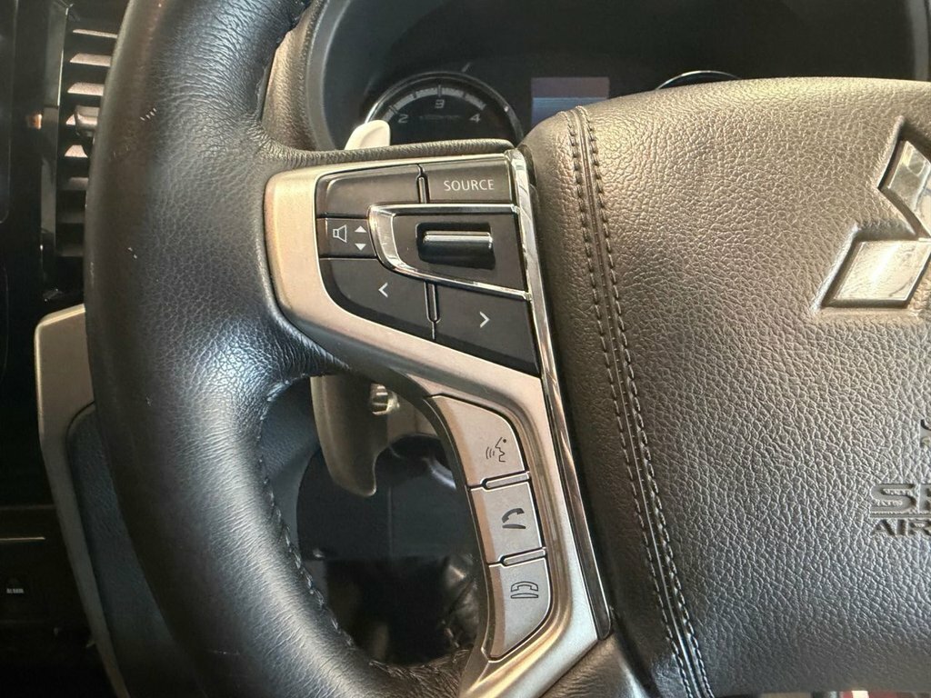 Mitsubishi L200 Pickup Orange #13