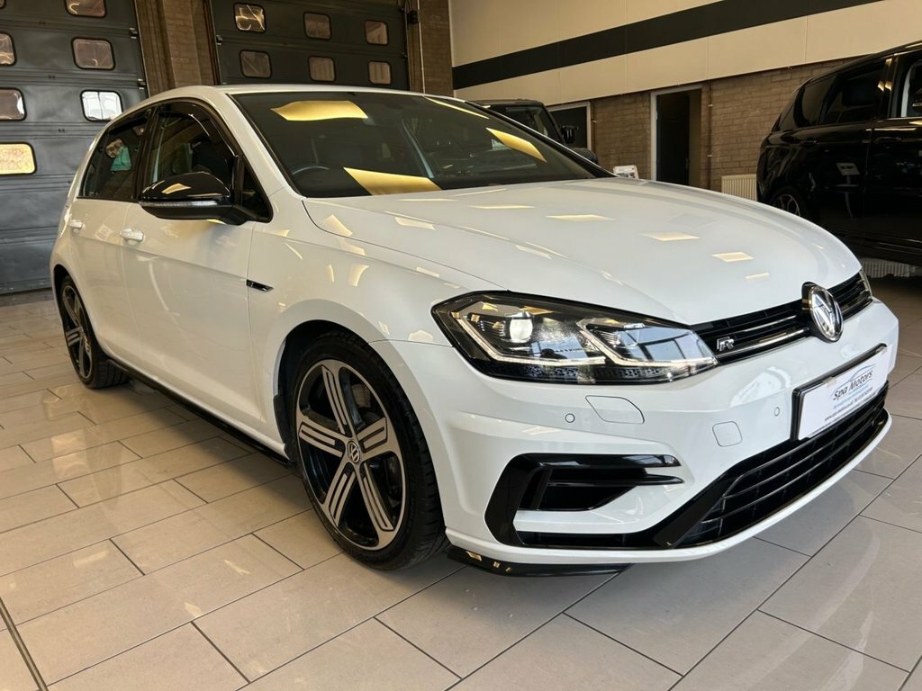 Volkswagen Golf 2L R VN18YGU White