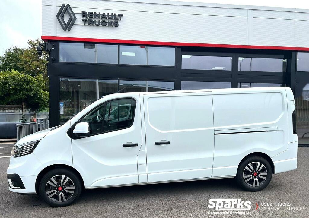 Renault Trafic Renault Trucks Exclusive 150Bhp YX25LYV White #2
