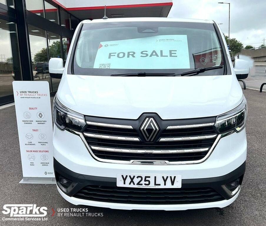 Renault Trafic Renault Trucks Exclusive 150Bhp YX25LYV White #4
