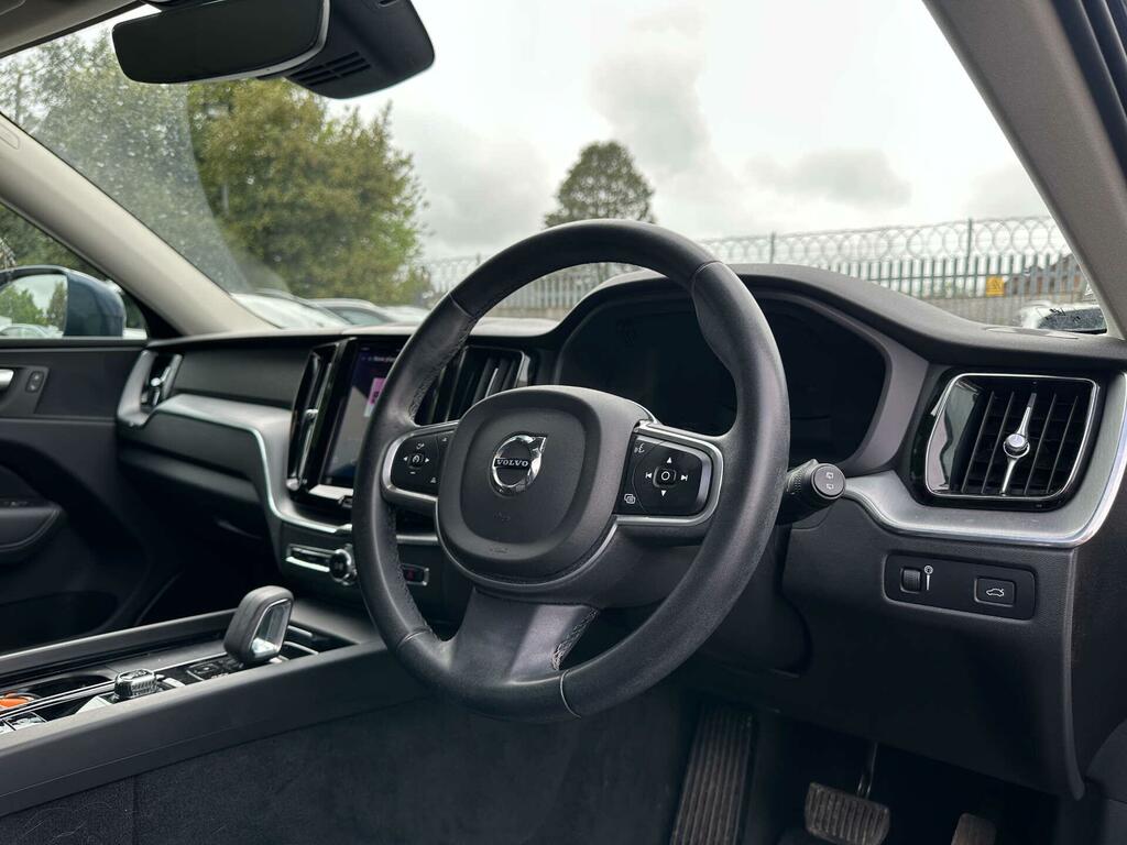 Volvo XC60 2.0 B5 Mhev Momentum Euro 6 Ss YW71BNA Blue #5