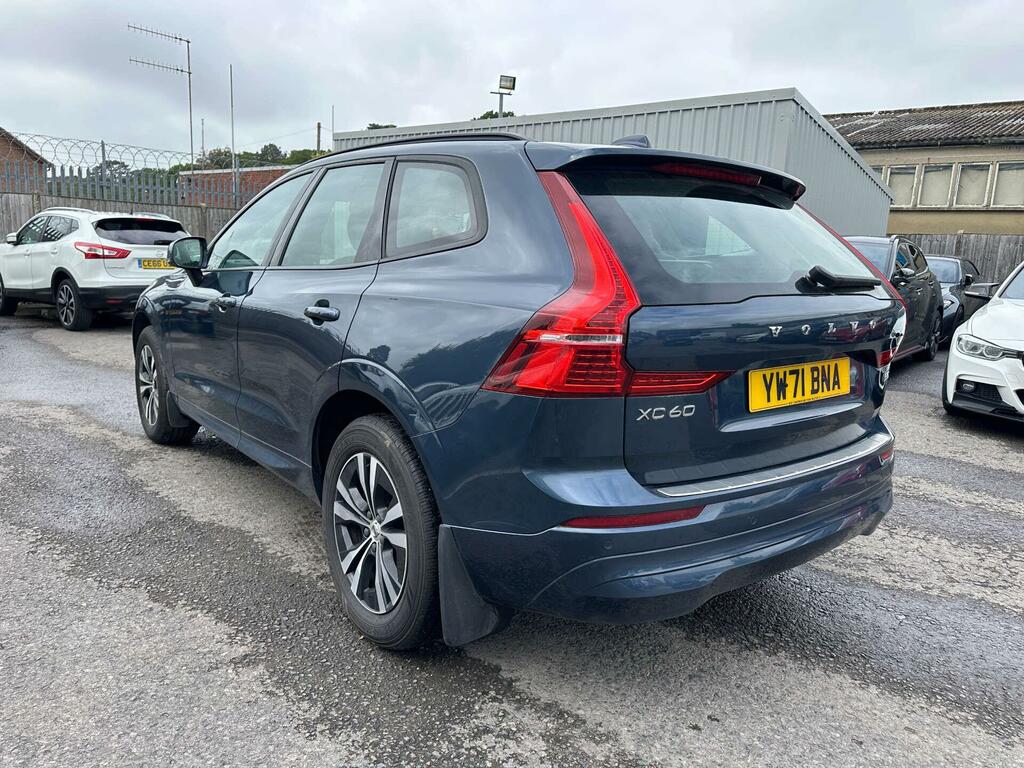 Volvo XC60 2.0 B5 Mhev Momentum Euro 6 Ss YW71BNA Blue #3