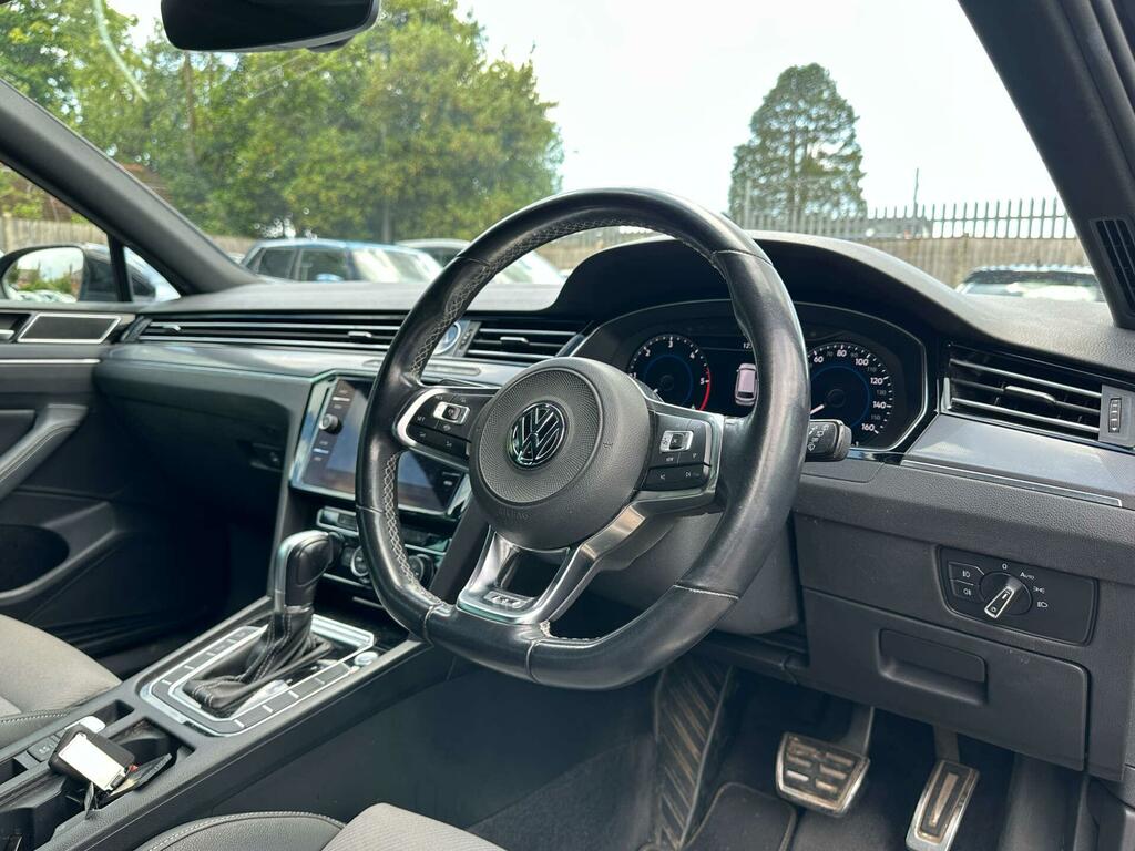Volkswagen Passat R-line Black #5