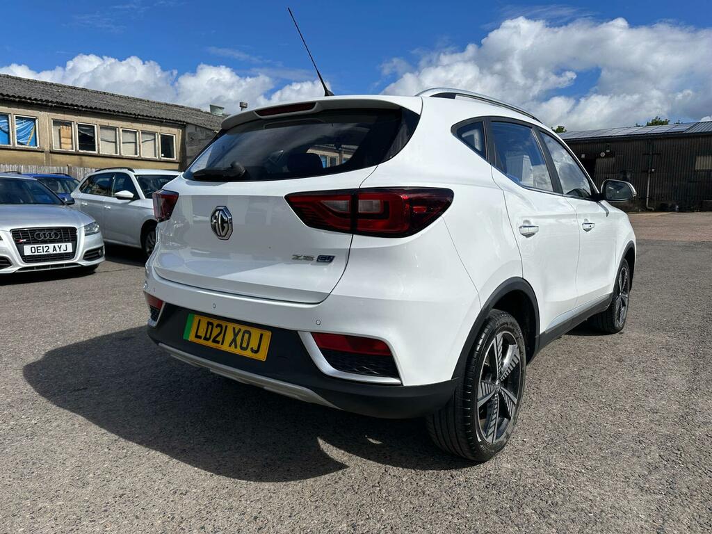 MG ZS 105Kw Exclusive Ev 45Kwh Black #4