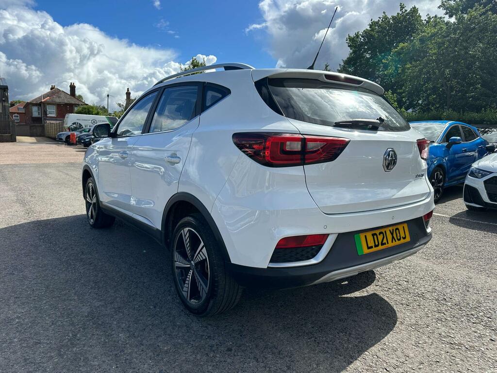 MG ZS 105Kw Exclusive Ev 45Kwh Black #3