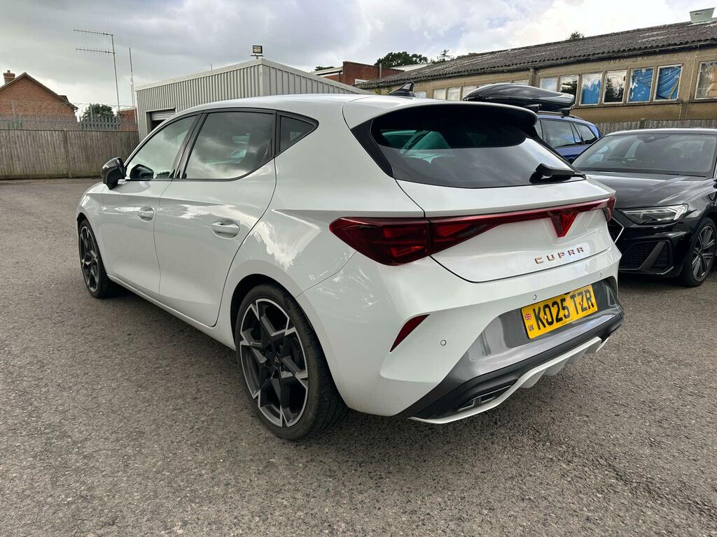 Cupra Leon V2 White #3