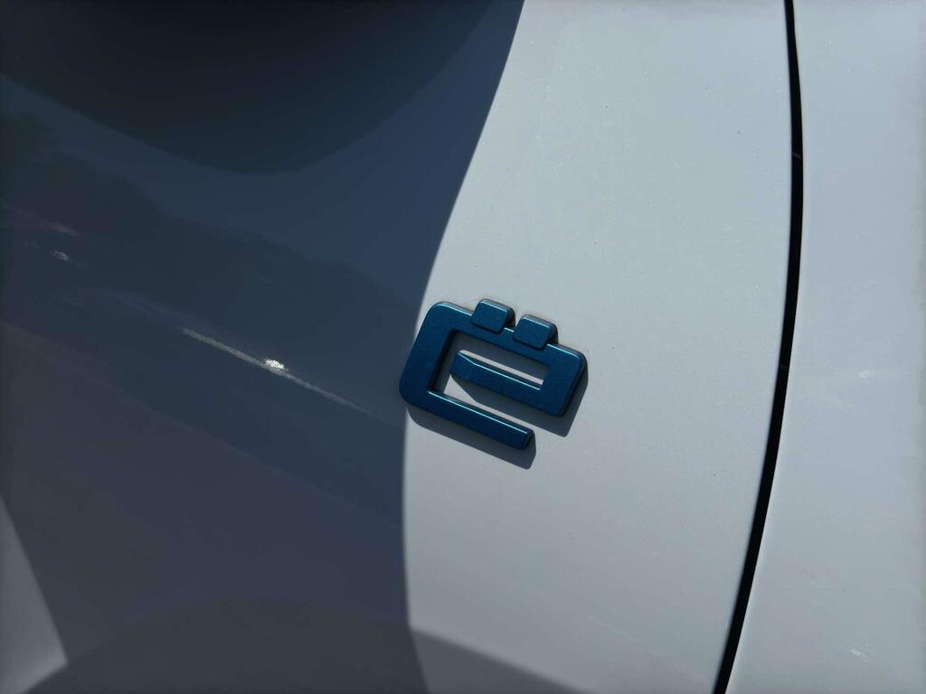 Citroen e-C4 50Kwh E-series 7.4Kw Charger White #34