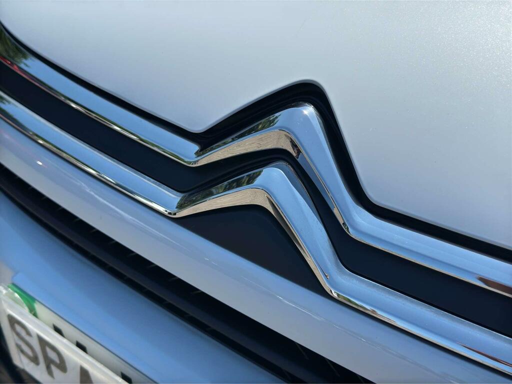 Citroen e-C4 50Kwh E-series 7.4Kw Charger White #36
