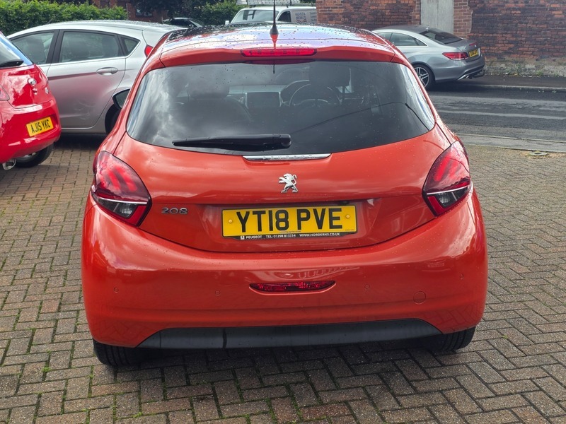 Peugeot 208 Active Black #7