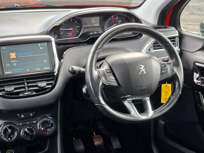 Peugeot 208 Active Black #21