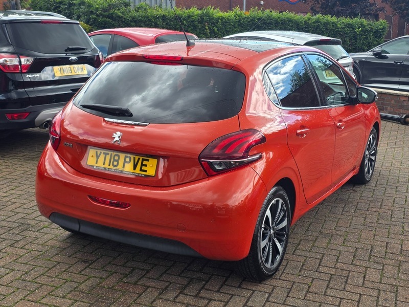 Peugeot 208 Active Black #8