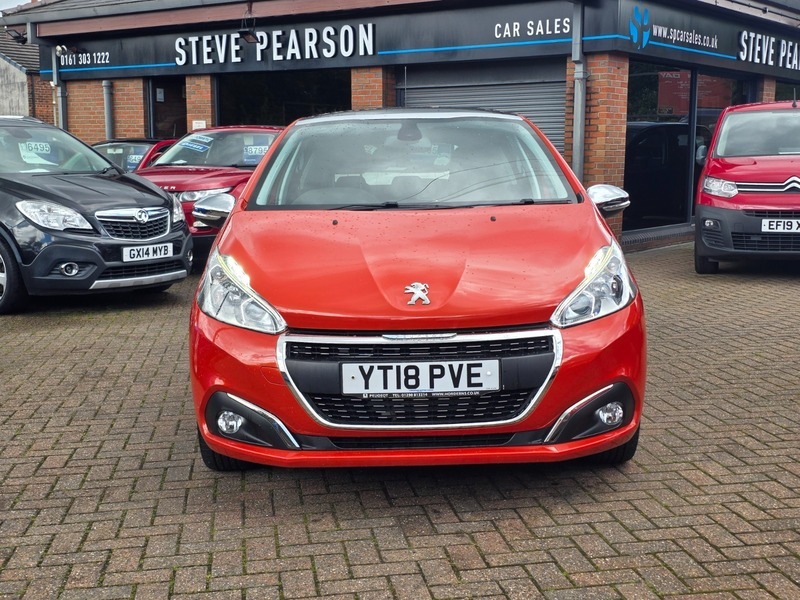 Peugeot 208 Allure Premium Orange #2