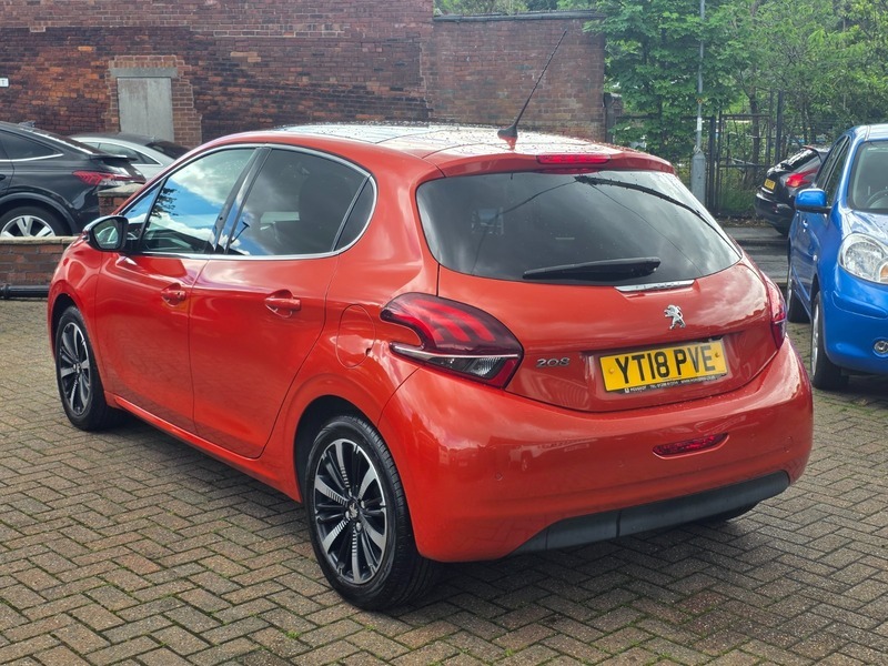 Peugeot 208 Allure Premium Orange #6