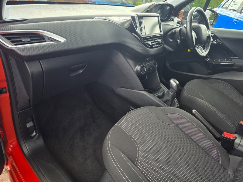 Peugeot 208 Active Black #13