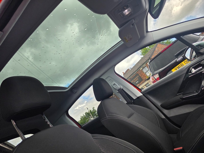 Peugeot 208 Active Black #12