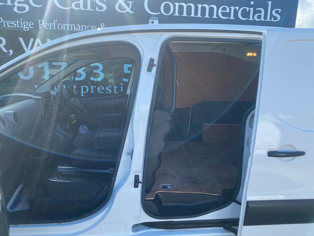 Citroen Berlingo Mpv Black #25