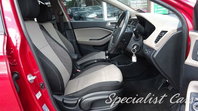Hyundai I20 Premium Hatchback Red #4