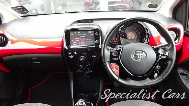Toyota Aygo Vvt-i X-pression X-wave Red #6