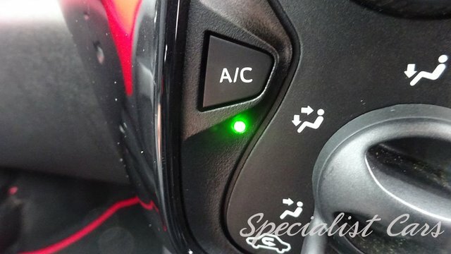 Toyota Aygo Vvt-i X-pression X-wave Red #3
