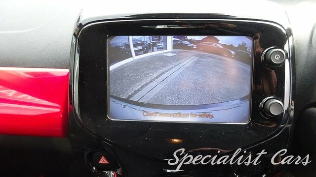 Toyota Aygo Vvt-i X-pression X-wave Red #2