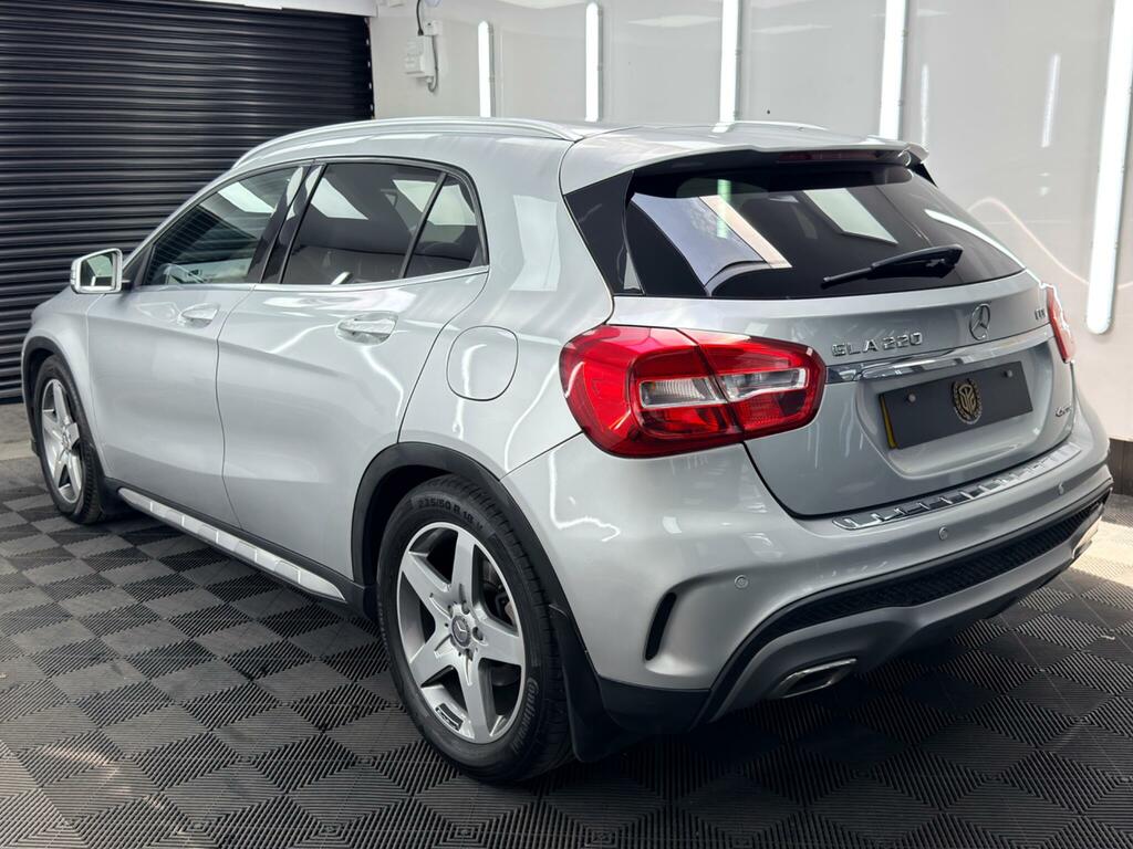 Mercedes-Benz GLA Class Gla250 4Matic Amg Line Premium Plus 5-Door Grey #31