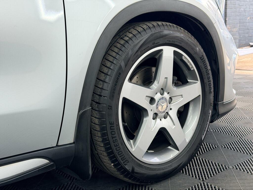 Mercedes-Benz GLA Class Gla250 4Matic Amg Line Premium Plus 5-Door Grey #9