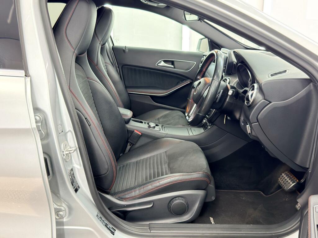 Mercedes-Benz GLA Class Gla250 4Matic Amg Line Premium Plus 5-Door Grey #12