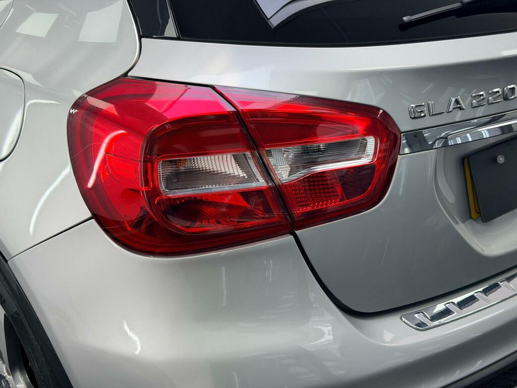 Mercedes-Benz GLA Class Gla250 4Matic Amg Line Premium Plus 5-Door Grey #33