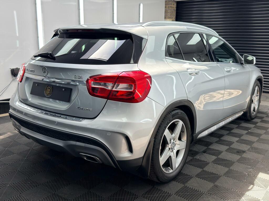Mercedes-Benz GLA Class Gla250 4Matic Amg Line Premium Plus 5-Door Grey #28