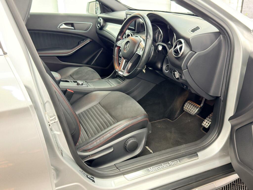 Mercedes-Benz GLA Class Gla250 4Matic Amg Line Premium Plus 5-Door Grey #13
