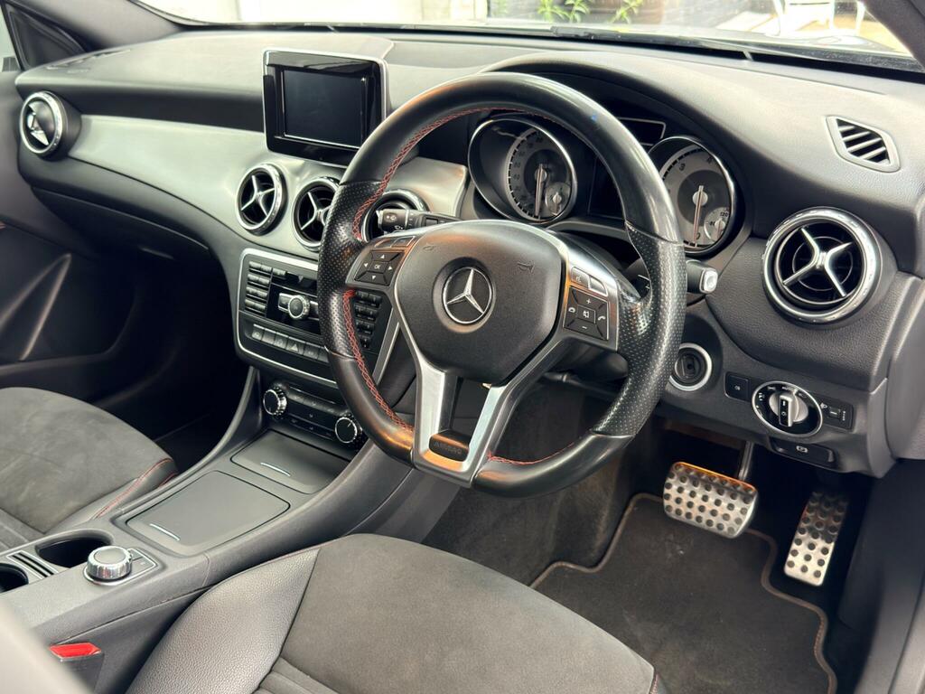 Mercedes-Benz GLA Class Gla250 4Matic Amg Line Premium Plus 5-Door Grey #11