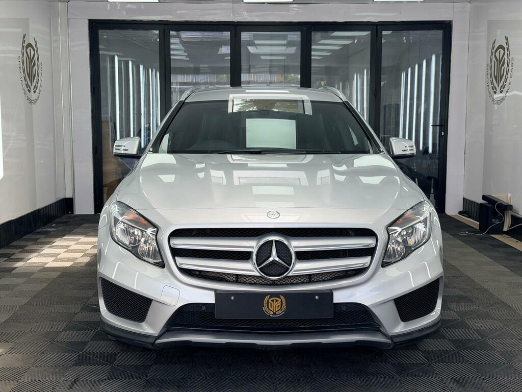 Mercedes-Benz GLA Class Amg Line Silver #2